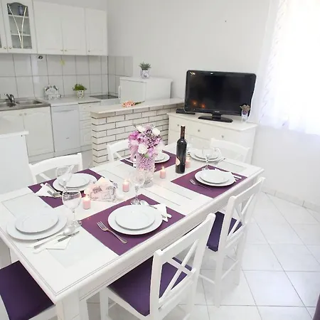 House Semesterbostad *